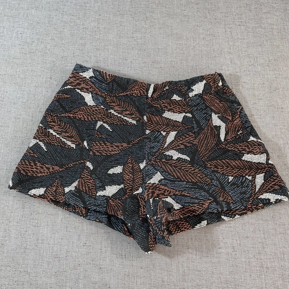 Zara Shorts Womens Medium Trafaluc Collection Multicolored H Leaf Jacquard - Picture 2 of 8